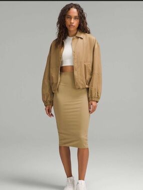 Lululemon High-Rise Midi Nulu high waist Pencil Skirt — Tan 6 NEW